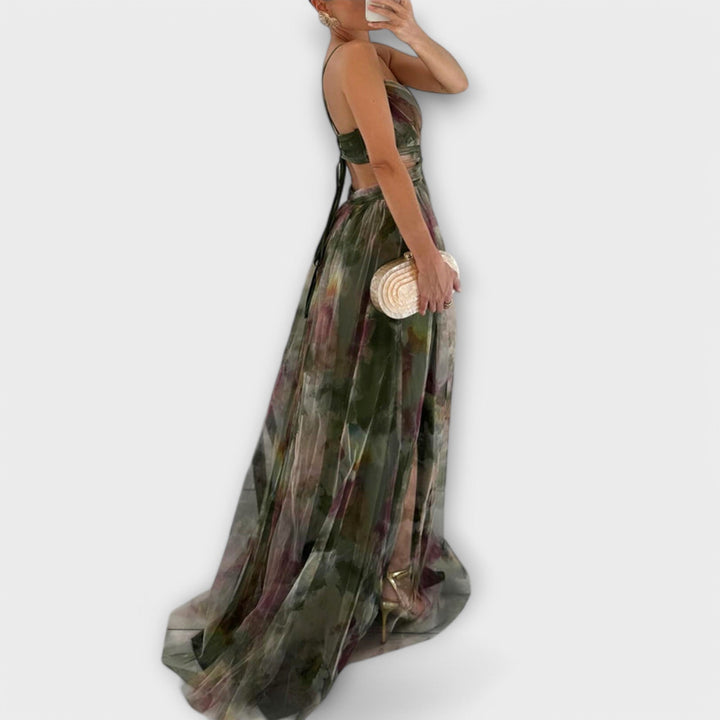 Chic Annai Maxi Dress in Knit - Flattering Silhouette
