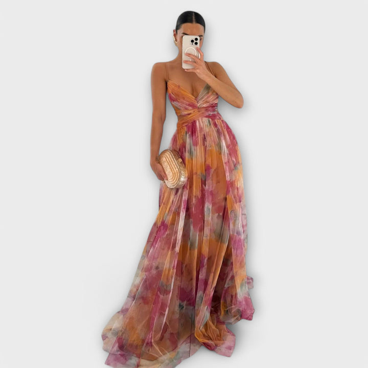 Chic Annai Maxi Dress in Knit - Flattering Silhouette