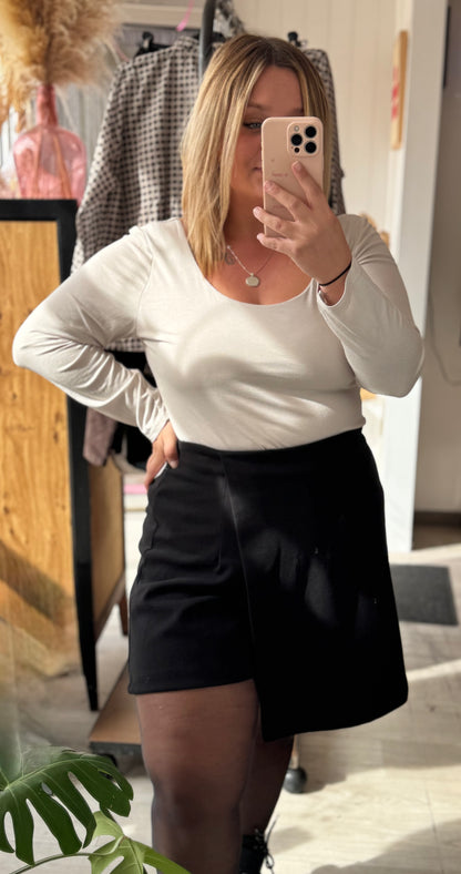Jupe-short noire Alix – Matière suédine – 44 au 50