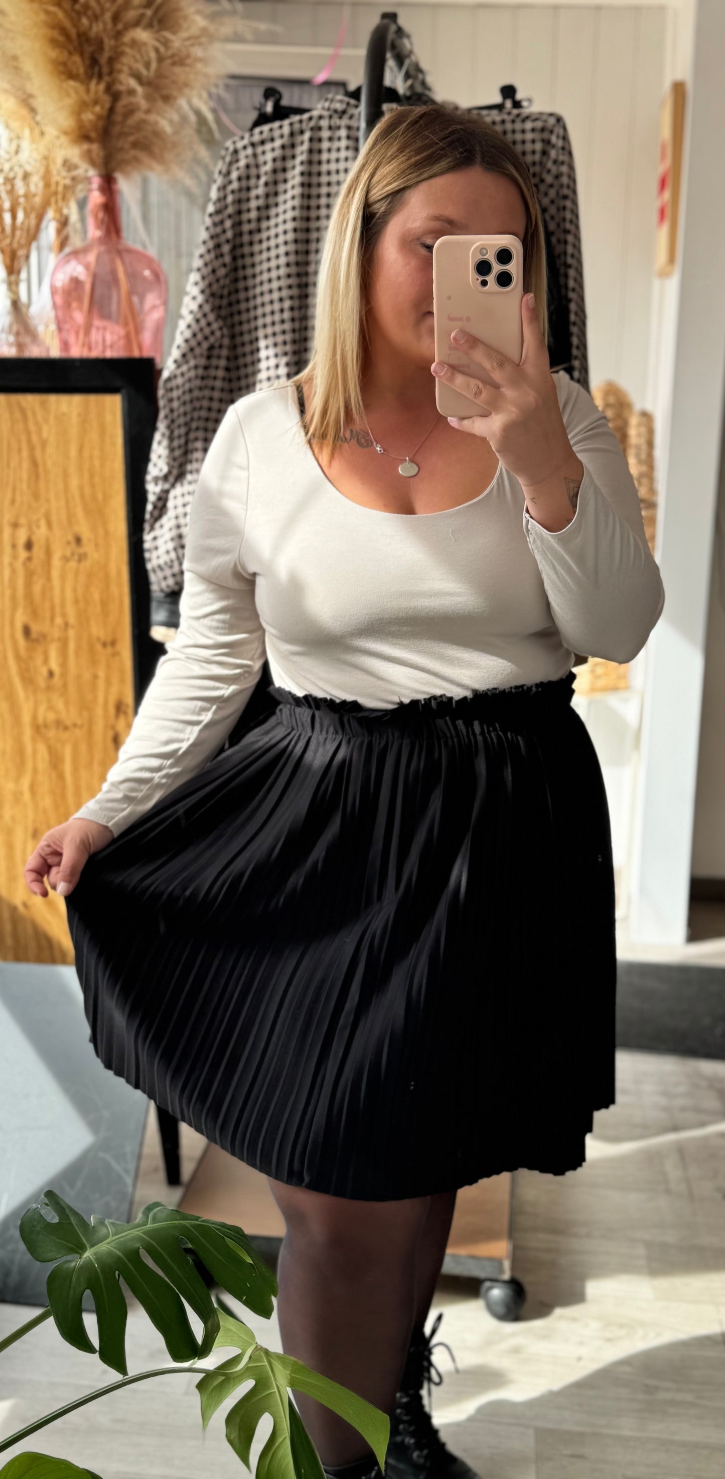 Jupe plissée courte Adèle – Noir – Taille unique 38-48