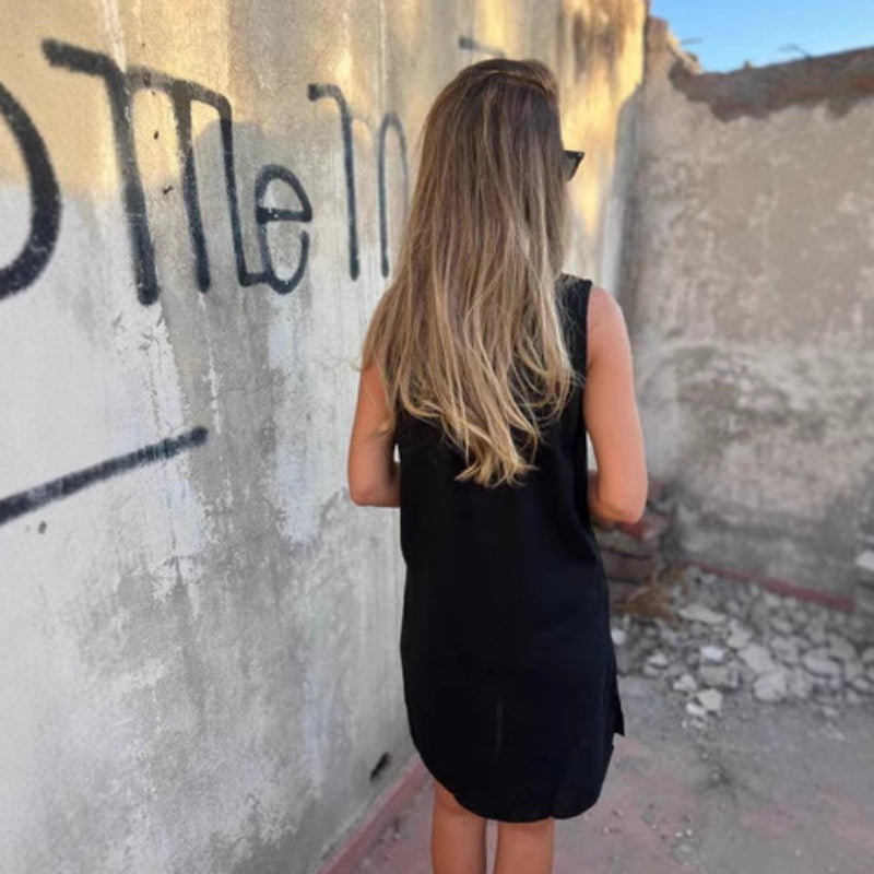 Lydia - Classic Sleeveless Dress